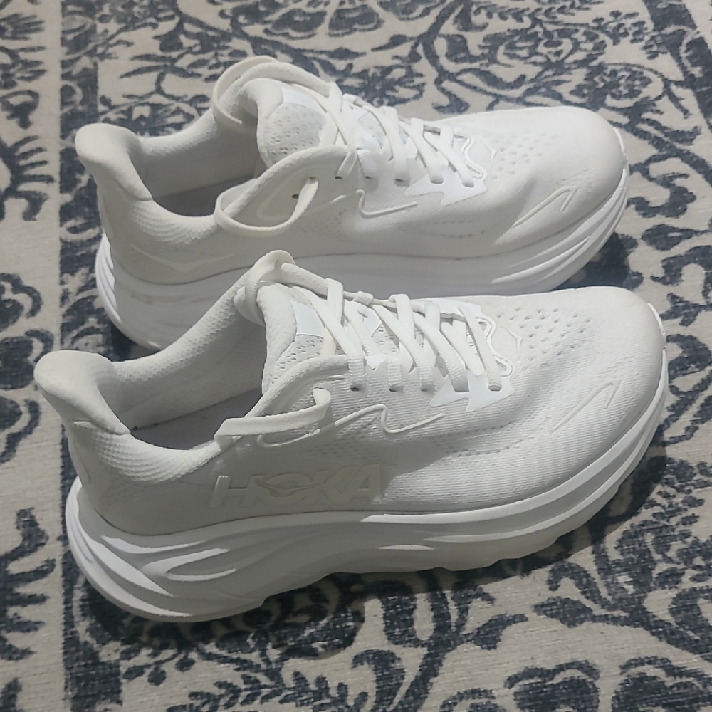 Hoka Clifton 10 Size 7 Wide